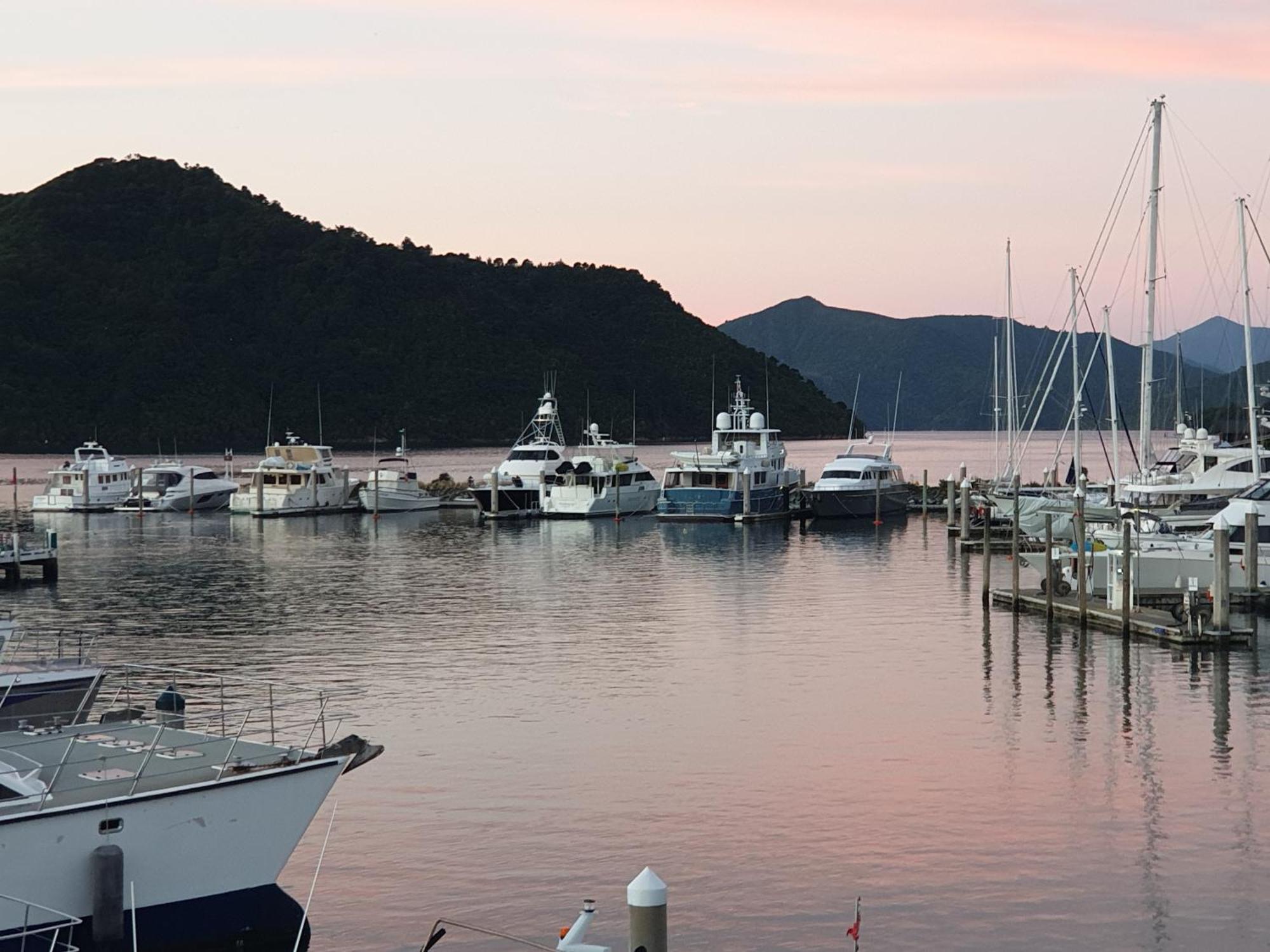 Enchanted Escape Picton Luaran gambar